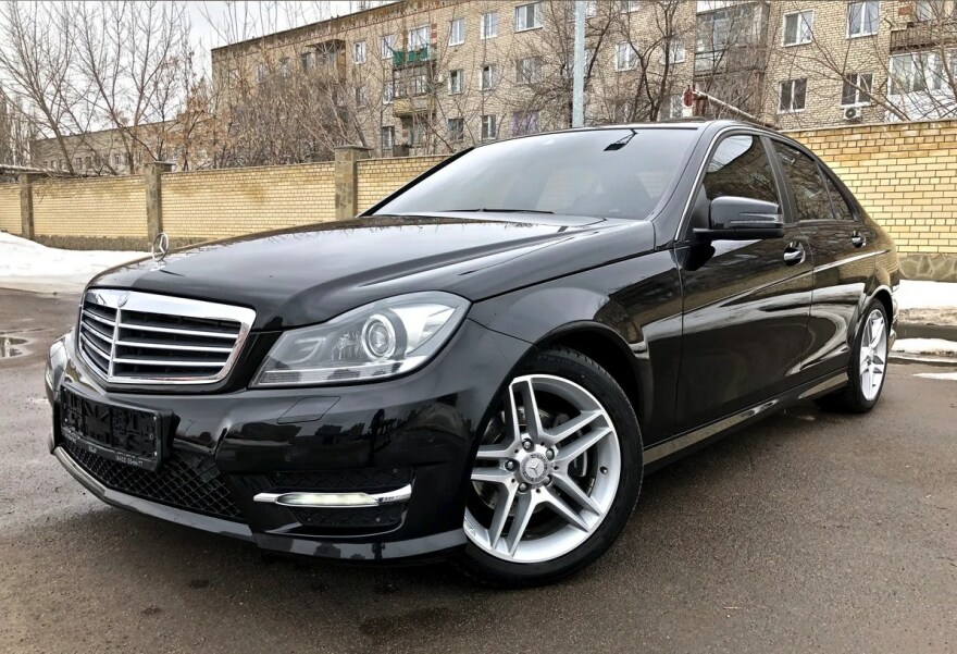 Фото автомобиля Мерседес